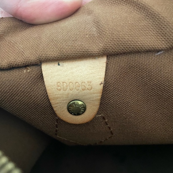 100% Authentic Louis Vuitton Speedy Bag - Picture 5 of 8